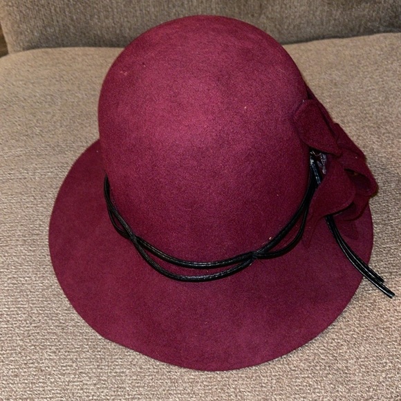 🌹BURGUNDY FLORAL HAT - Picture 2 of 4
